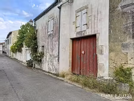 parking/box 53 m² saint-sauvant