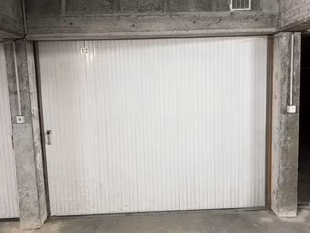 parking garage ou box