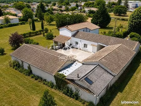 propriété 5 pièces 191 m²