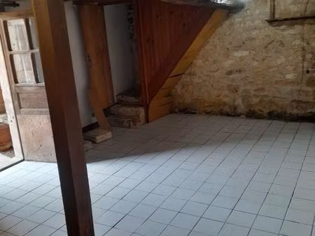 maison de campagne à taillebourg (17350)  de 70m² + dépendance 30m²