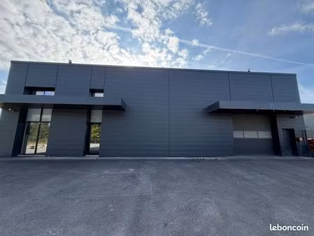 bâtiment bureaux + entrepôt  parking clos indépendant