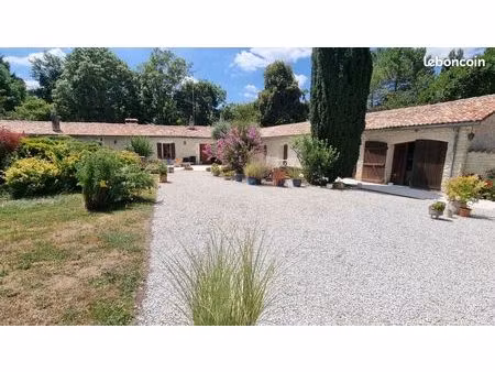 gîte 9 pièces 328 m²