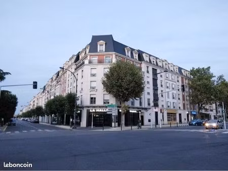 place de parking sécurisée – rer d / métro 8 – maisons-alfort