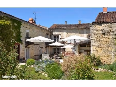 grande maison charentaise potentiel locatif ou gîtes chambres d’hôtes