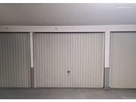 box fermé à louer