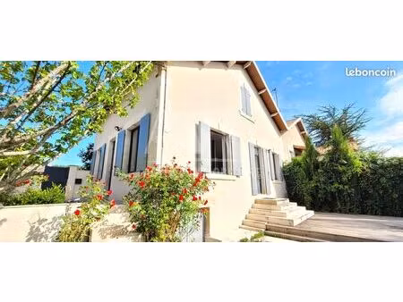 angouleme - maison de caractere de 1950 d'en 125 m² entierement renovee avec terrasse  jar