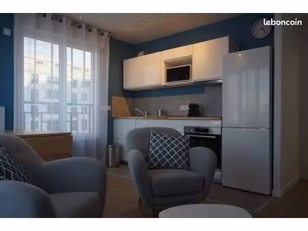 t2 meublé 42 m2 grand canal avec parking