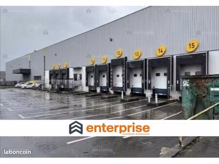 local logistique 13 230 m²