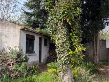 terrain de 332 m² avec dépendance