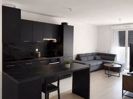 à louer – f2 de 47 m² avec balcon – bois-colombes