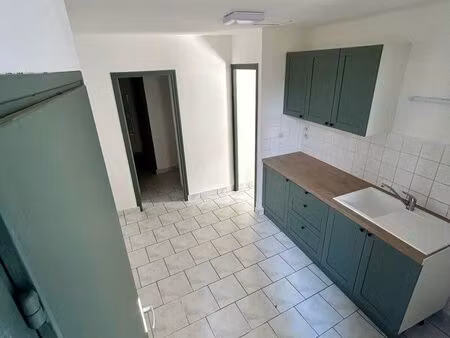 t3 de 70 m² – centre de rouillac