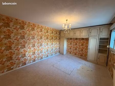 à vendre – appartement 4 pièces de 96 m² face au t9