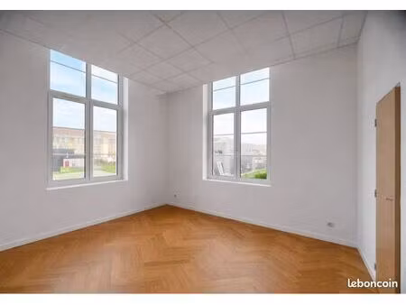 bureau lumineux à louer