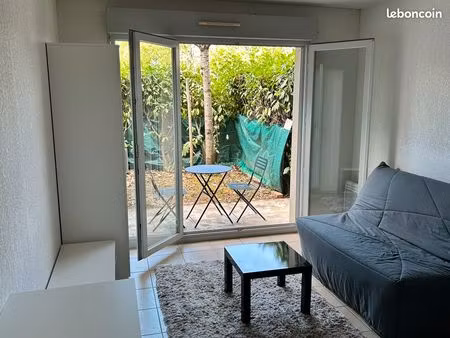 studio meublé avec jardin privatif et parking  proche lisa et lycées