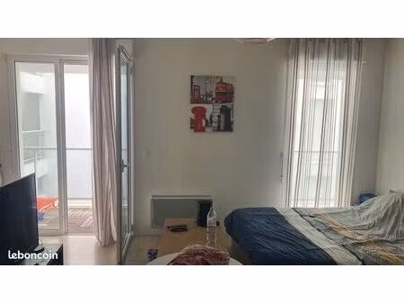 grand studio 25m2 centre ville la rochelle