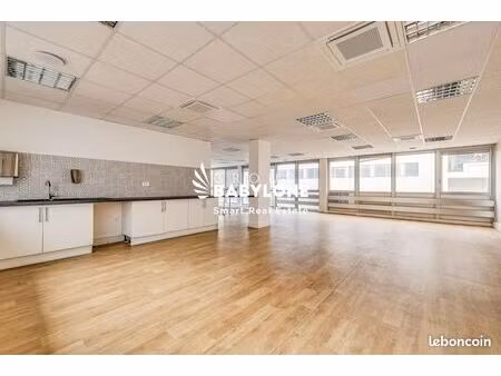 bureau 960 m²