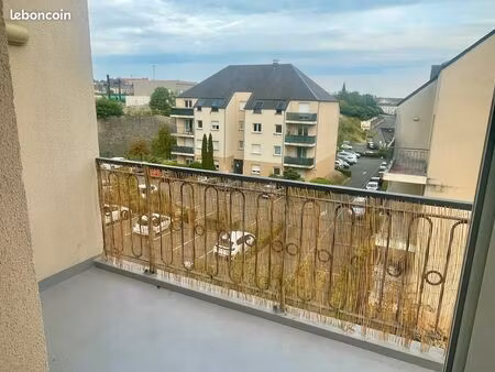 t2 avec terrasse et parking