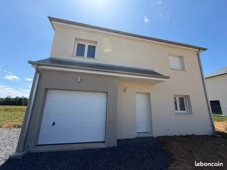 maison avec 3 chambres