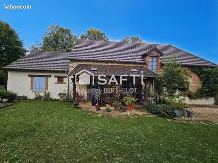 propriété 3 pièces 115 m²