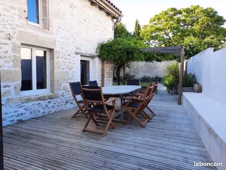 particulier vend maison centre bourg cozes - 180 m2