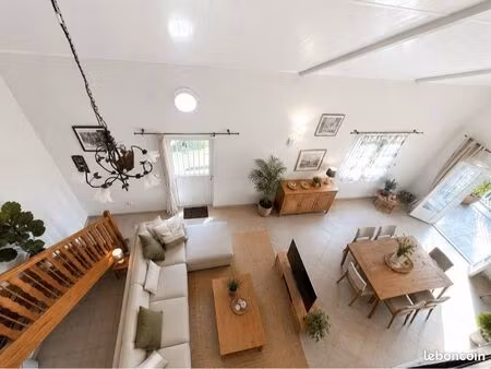 ? villa familiale 157m2 – 5 chambres climatisées – grand jardin – vue mer – bras-panon