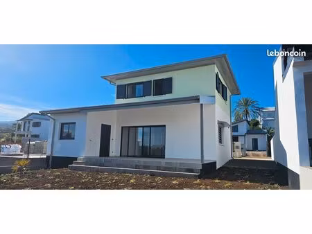 villa t5 récente- l'eperon - saint gilles les hauts