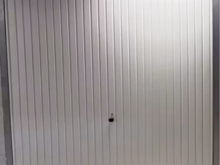 box à louer à proximité du rond point des 4 chemins