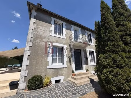 maison 1 pièce 150 m²