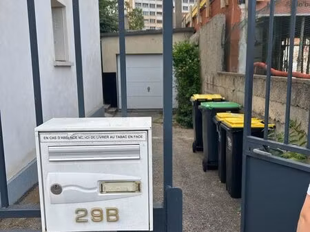 box atelier garage 21m2 avec électricité maisons alfort