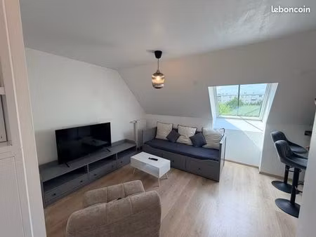 beau studio meublé et équipé