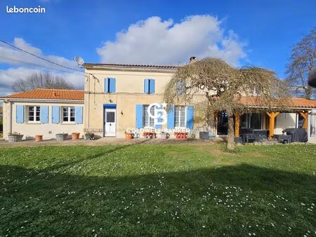 propriété 6 pièces 222 m²