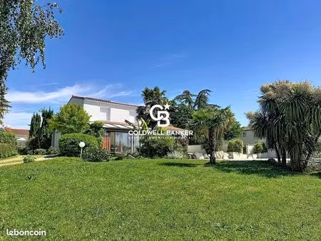 propriété 6 pièces 140 m²