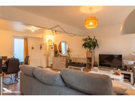 immeuble 505 m² lagrauliere