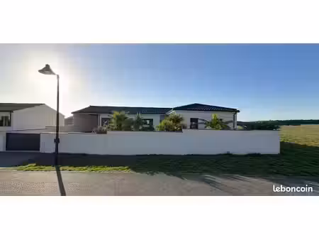 maison 4 chambres dont suite parentale plus piscine  patio   garage et bureau ou chambre