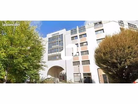 bureaux 604 m²