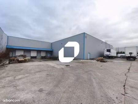 local d'activité 2 000 m²