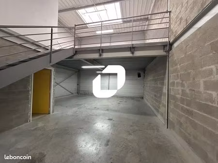 local d'activité 276 m²