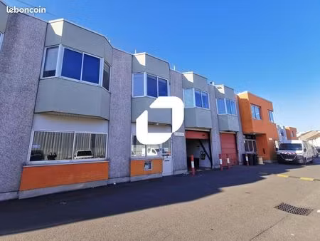 local d'activité 795 m²