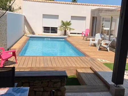 maison familiale de plain-pied 162 m² avec piscine – marsilly