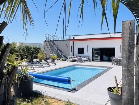 villa 6 pièces 180 m²