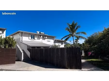 duplex rénové avec jardin dans résidence