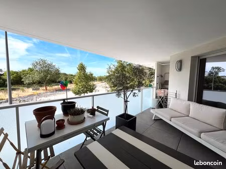à vendre – bel appartement t3 avec terrasse plein sud- la rochelle (canal de rompsay)
