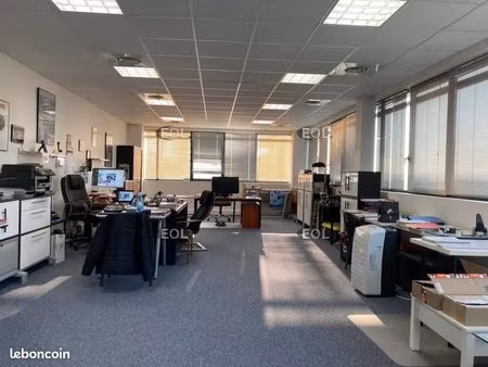 bureaux 168 m²