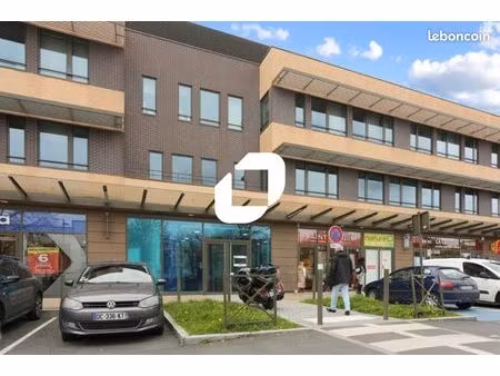 bureaux 2 984 m²