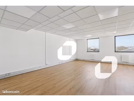 bureau 535 m²