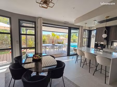 maison familiale 6 chambres  piscine et dépendances