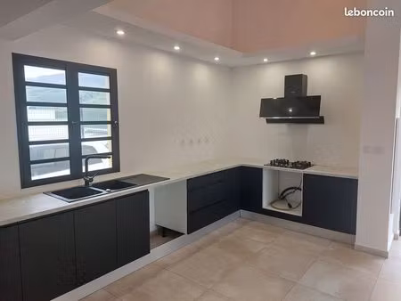 villa 4 pièces 140 m²