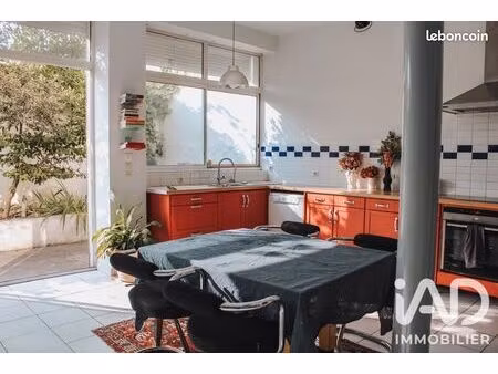 maison 5 pièces 196 m²