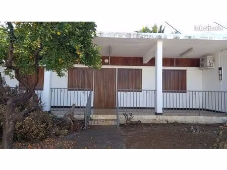 maison - f5/6 - 114m² - terrain : 339m² - saint-paul 97460 - centre ville