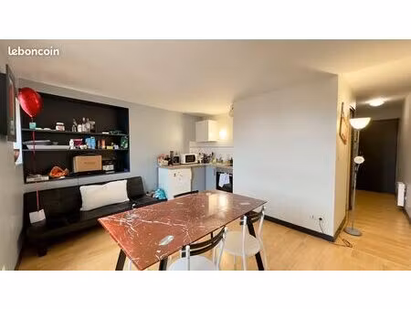 appartement 2 pièces rénové – 30 m² – hyper-centre historique de la rochelle – location ét